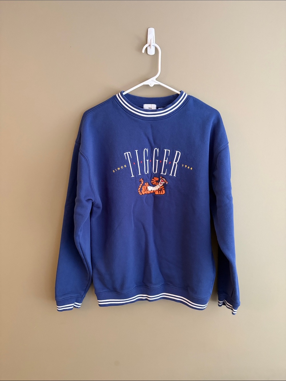 Disney Navy Blue Tigger Crewneck Sweatshirt size small